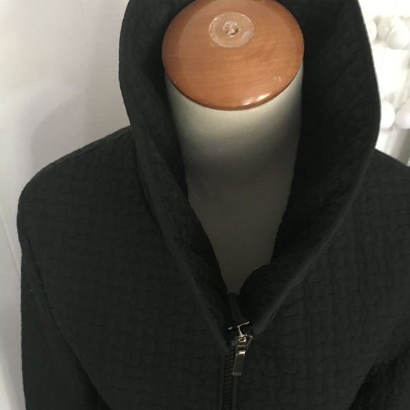 DKNY BLACK QUILTED COAT WITH ZIPPER SIZE SMALL - Picture 3 of 5